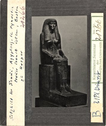 Vorschaubild Sitzbild der Senui, 12. Dynastie. Grauer Granit. 168 cm. Boston.
Inv.Nr. 21266 Diasammlung